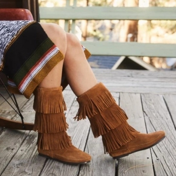 Minnetonka Shoes - Minnetonka 3 Layer Fringe Moccasin Boots